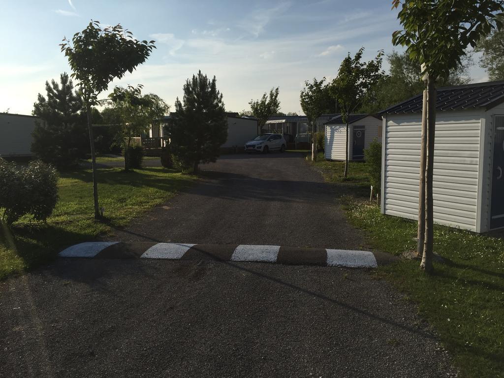 Verton Camping Caravaning Les Cerisiers Berck Sur Mer מראה חיצוני תמונה
