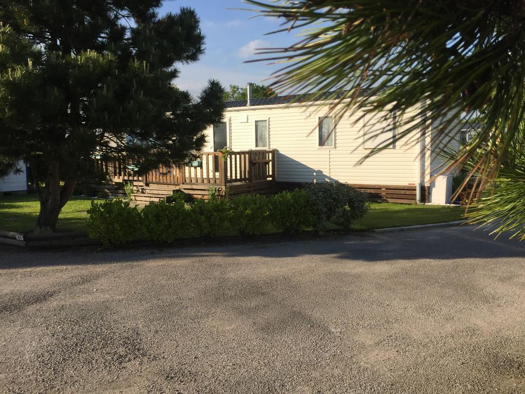 Verton Camping Caravaning Les Cerisiers Berck Sur Mer מראה חיצוני תמונה