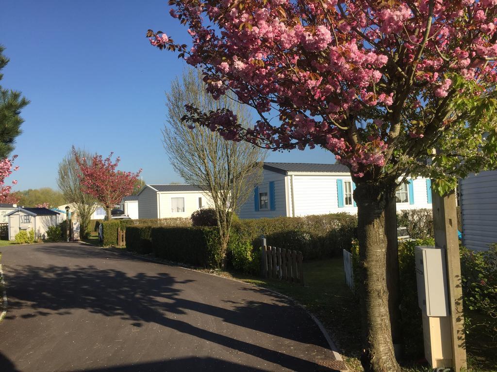 Verton Camping Caravaning Les Cerisiers Berck Sur Mer מראה חיצוני תמונה
