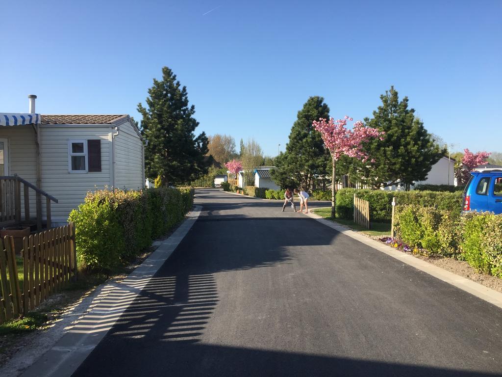 Verton Camping Caravaning Les Cerisiers Berck Sur Mer מראה חיצוני תמונה