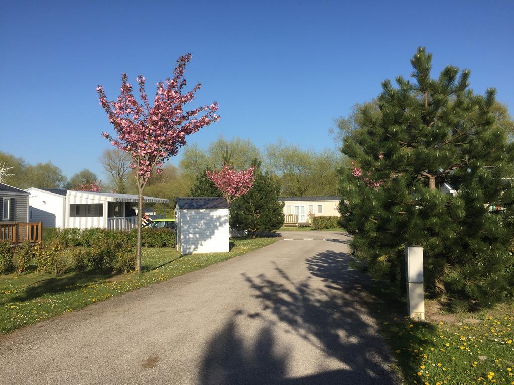 Verton Camping Caravaning Les Cerisiers Berck Sur Mer מראה חיצוני תמונה
