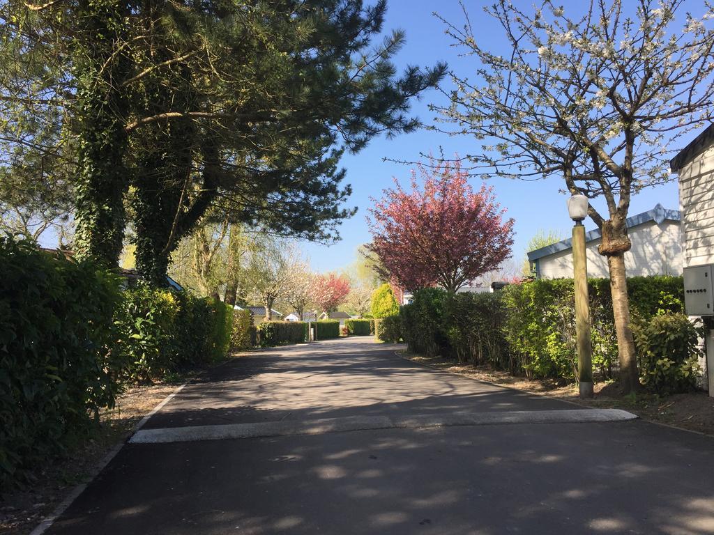 Verton Camping Caravaning Les Cerisiers Berck Sur Mer מראה חיצוני תמונה