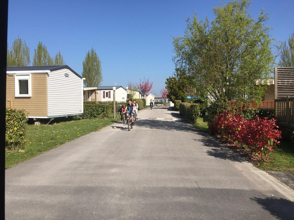 Verton Camping Caravaning Les Cerisiers Berck Sur Mer מראה חיצוני תמונה