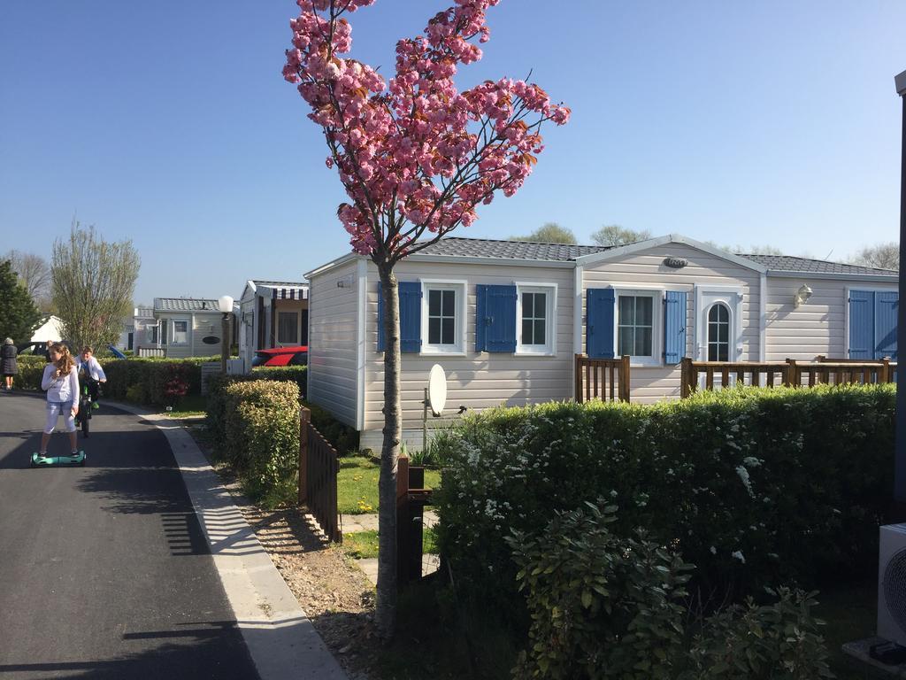 Verton Camping Caravaning Les Cerisiers Berck Sur Mer מראה חיצוני תמונה